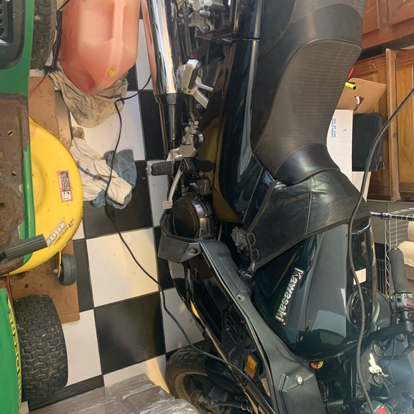 This is a 98 Kawasaki concours. - Picture 2 of 4